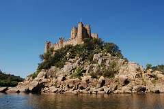 2: almourol-photo02-800x532
