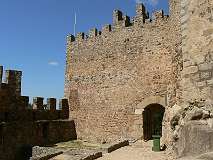 7: almourol-photo07-800x600