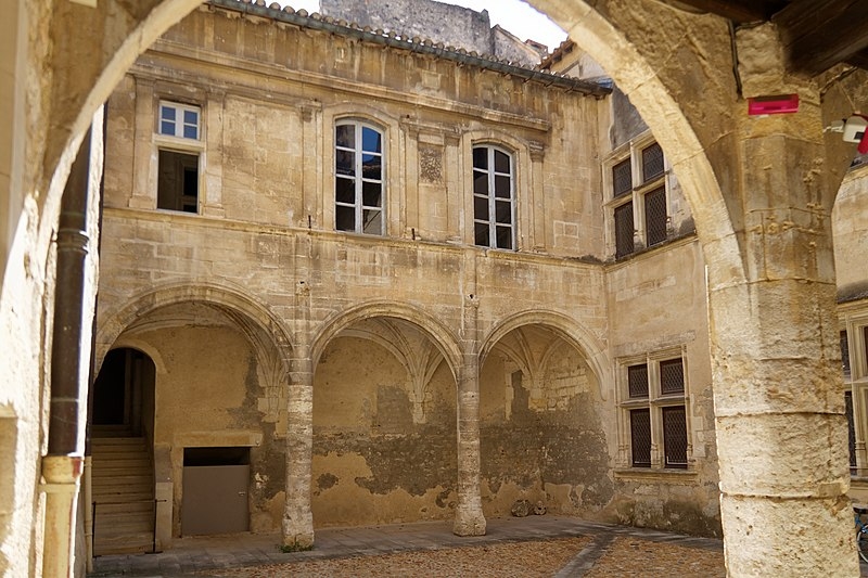 La cour intérieure de la Maison templière Sainte-Luce d'Arles