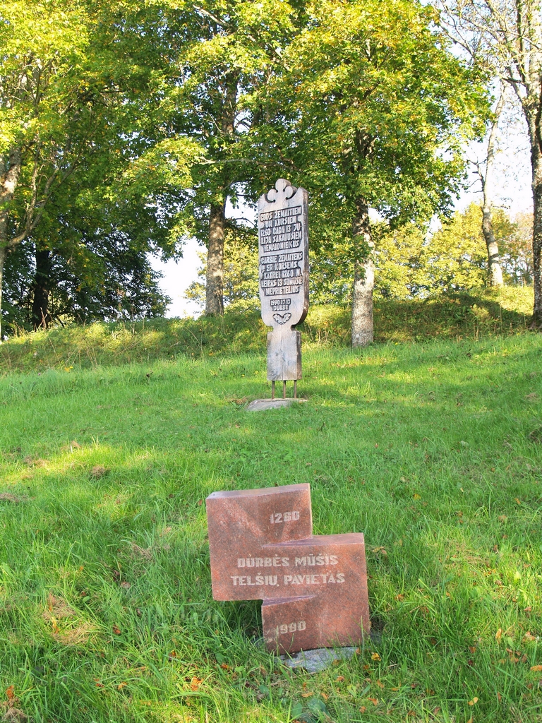 Monument à l'emplacement supposé de la bataille de Durbe