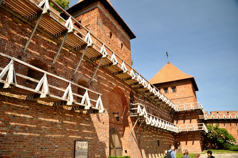 Reconstruction des hourds du château de Frombork